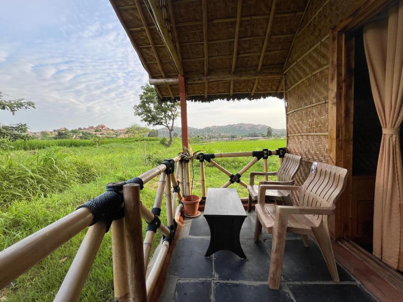 Hampi Rasta Cafe Hotel ภายนอก รูปภาพ